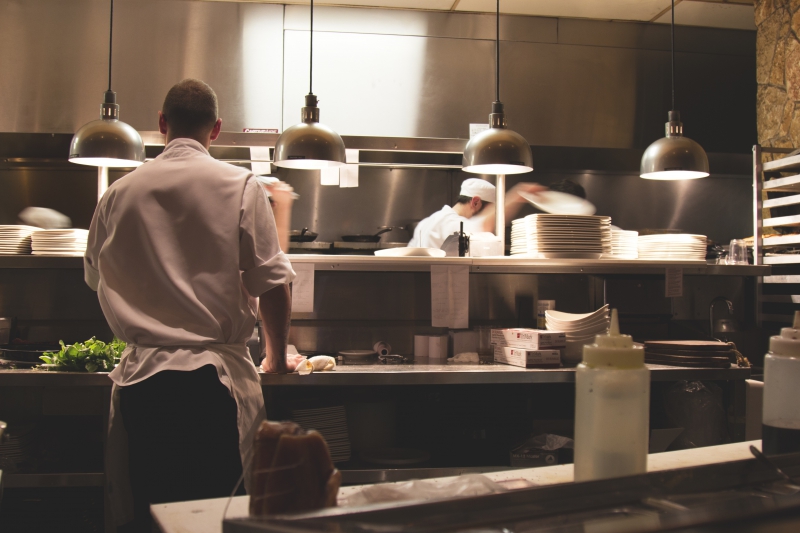 restaurant-BAUDINARD SUR VERDON-min_work-restaurant-steel-busy-meal-food-1327589-pxhere.com